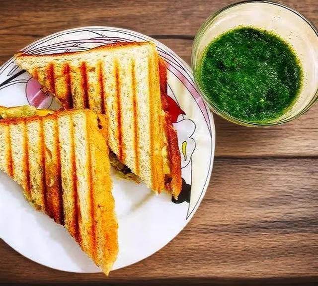Veg Grill Sandwich  {Neelkanth}