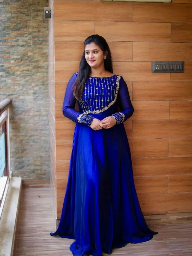 Blue Embroidery Sequin Gown
- Blue, S