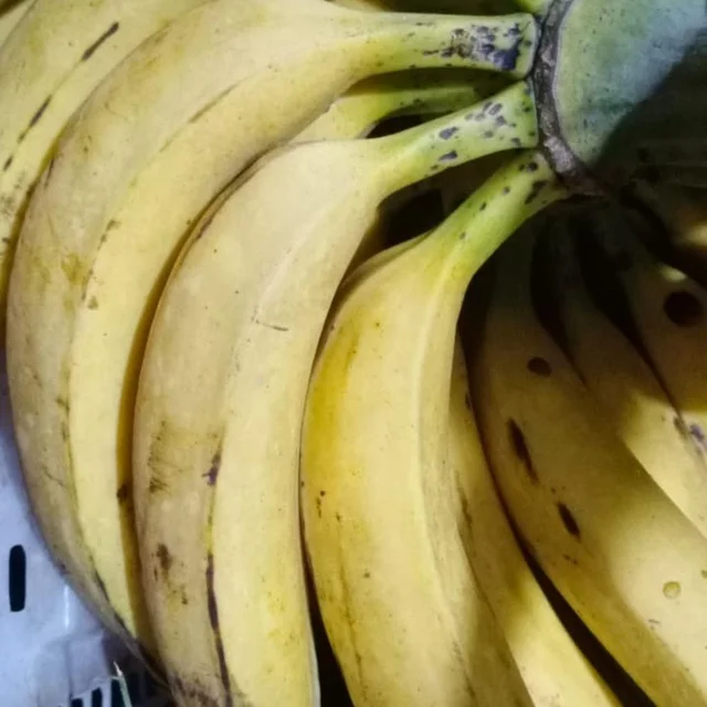 Nenthrapazam (Nadan) 400 to 500gm (Fruits)