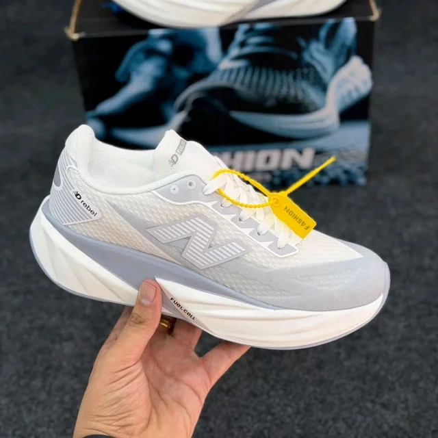 New Balance Imported shoe premium quality - 9, Alto