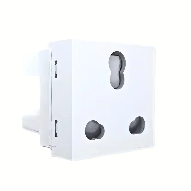 Hager 6 / 16A Socket White Protruded - WSNSK42 - White