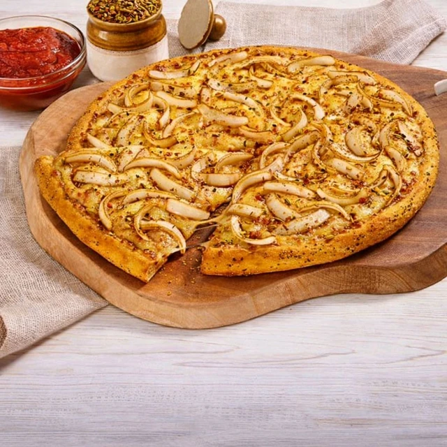 Onion Cheese Pizza 