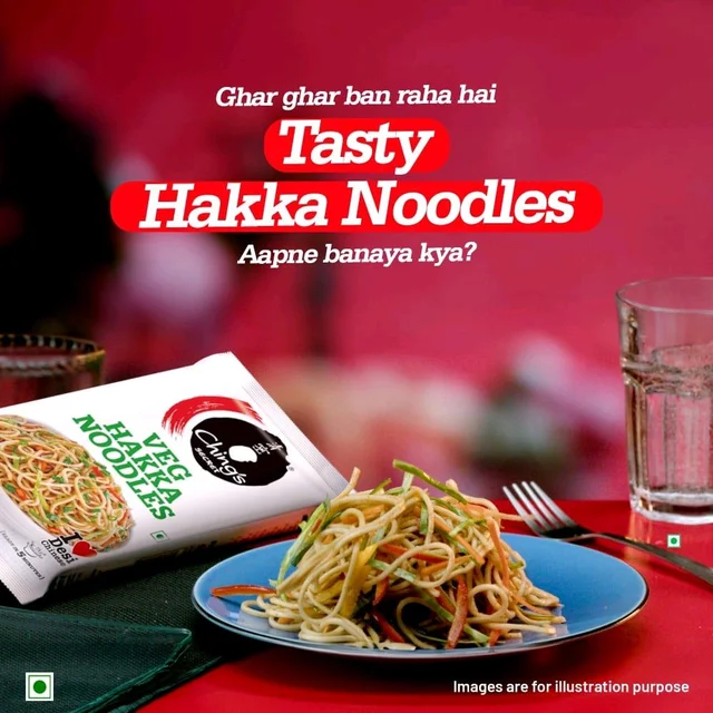 Ching's Secret Veg Hakka Instant Noodles - 560g