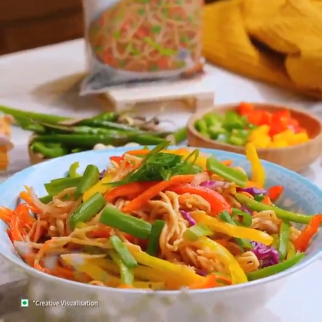 Ching's Secret Veg Hakka Noodles with Masala - 140 g