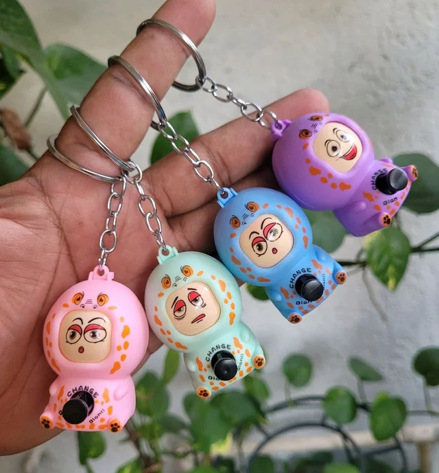 Face changing Keychain 1Pc