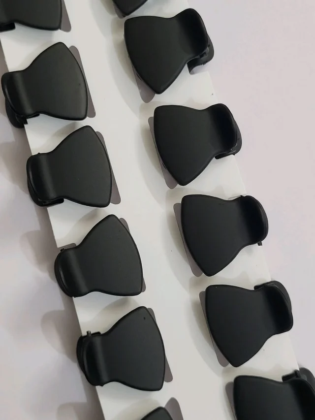 Matte Small Black Clip - P553