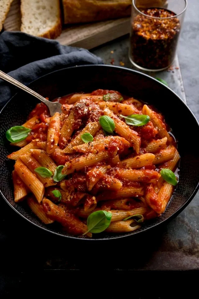 red sauce pasta - full