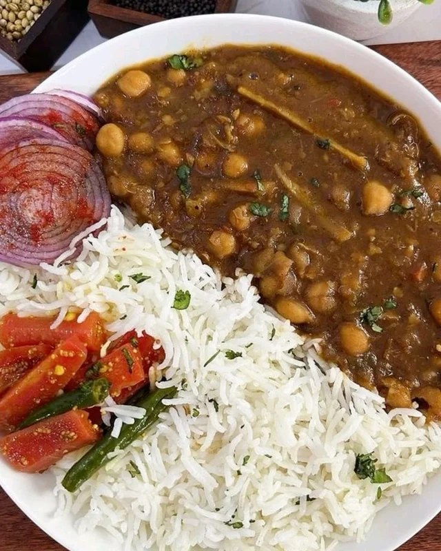 Chole Chaval - half