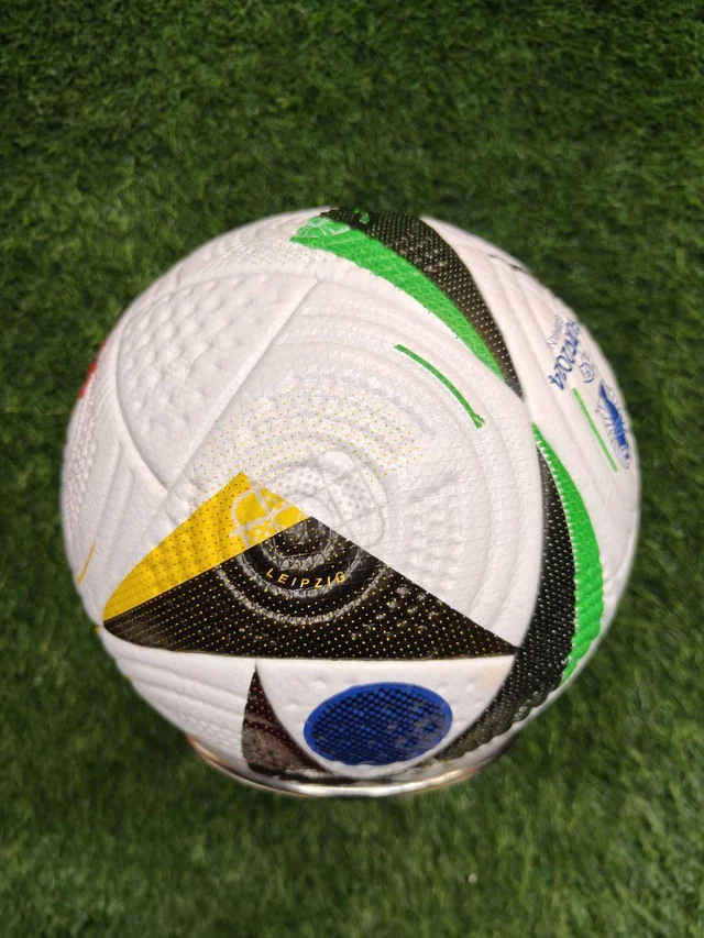Euro 2024 Fussballliebe Pro Football Replica (5 Size)
