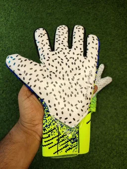 Future Green And Blue Colour Match Gloves - 8