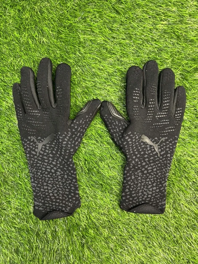 Future Ultimate Black GK Gloves