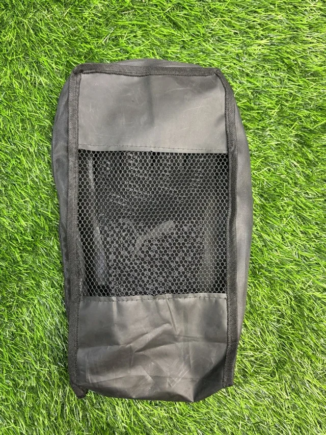 Future Ultimate Black GK Gloves - 8