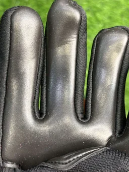 Future Ultimate Black GK Gloves - 8