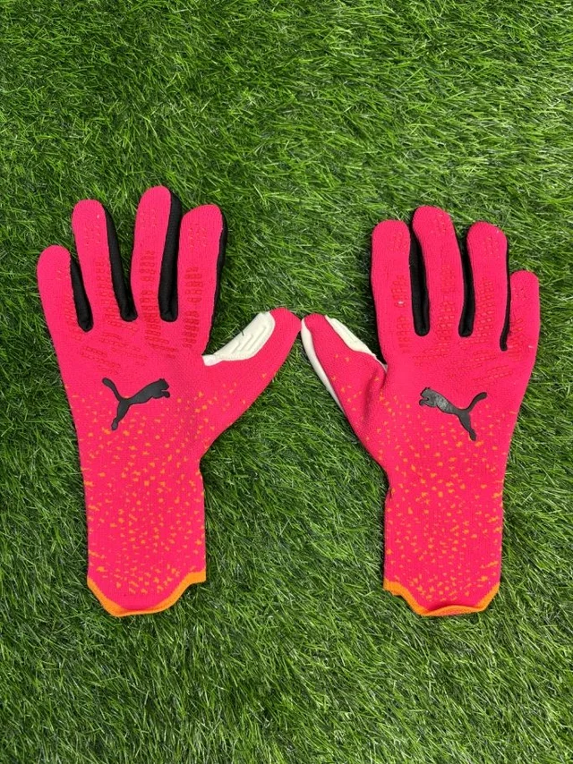 Future Ultimate Pink GK Gloves