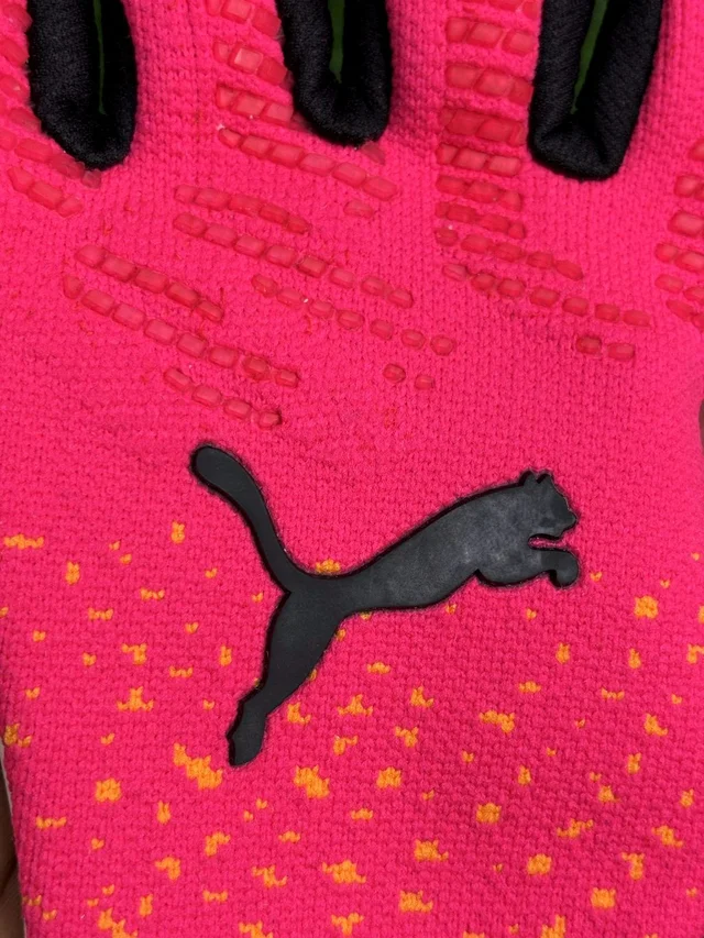 Future Ultimate Pink GK Gloves - 9