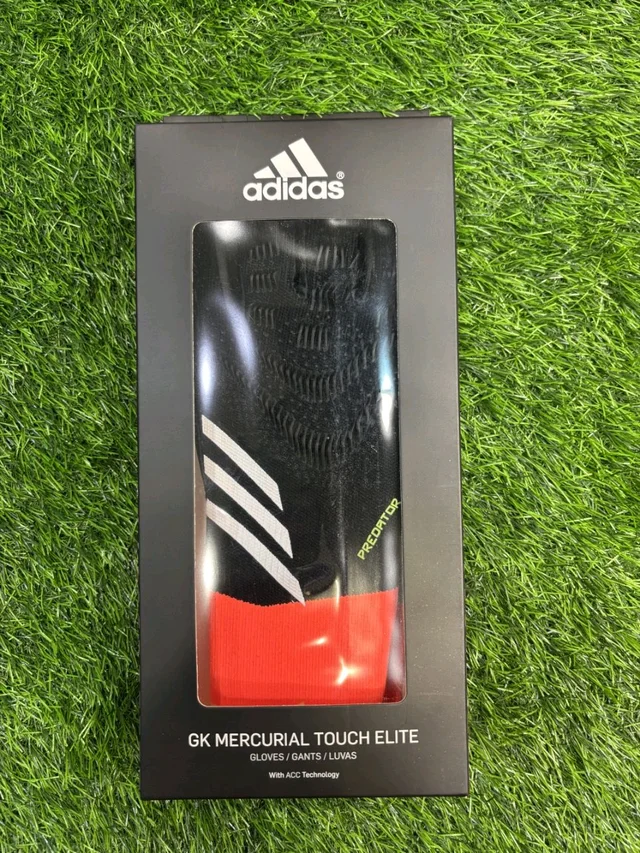 Predator Black And Red GK Gloves - 10