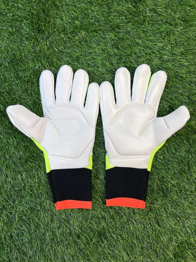 Predator Light Green And White GK Gloves - 8
