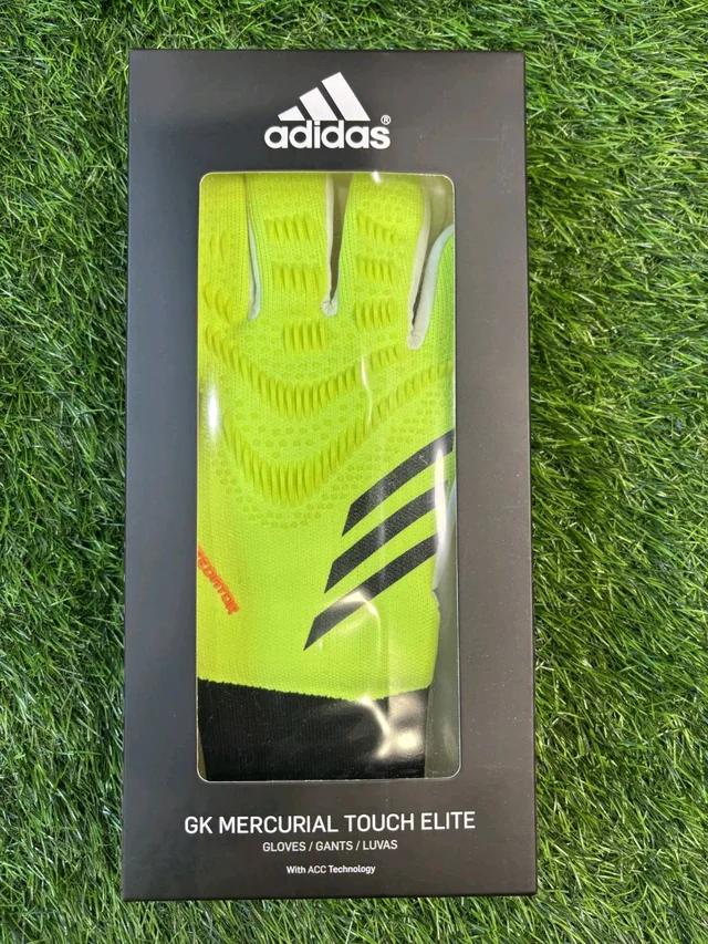 Predator Light Green And White GK Gloves - 8