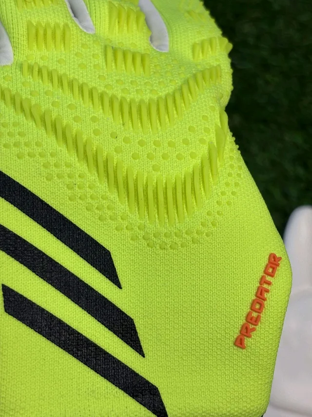 Predator Light Green And White GK Gloves - 8