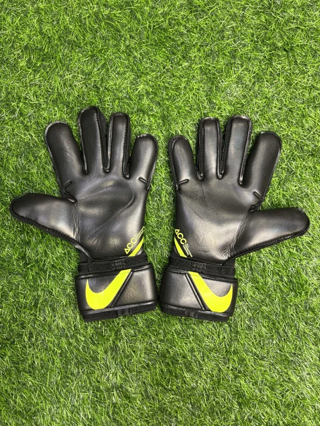 Vapor Grip 3 Black & Neon Green Premium Match Gloves - 8