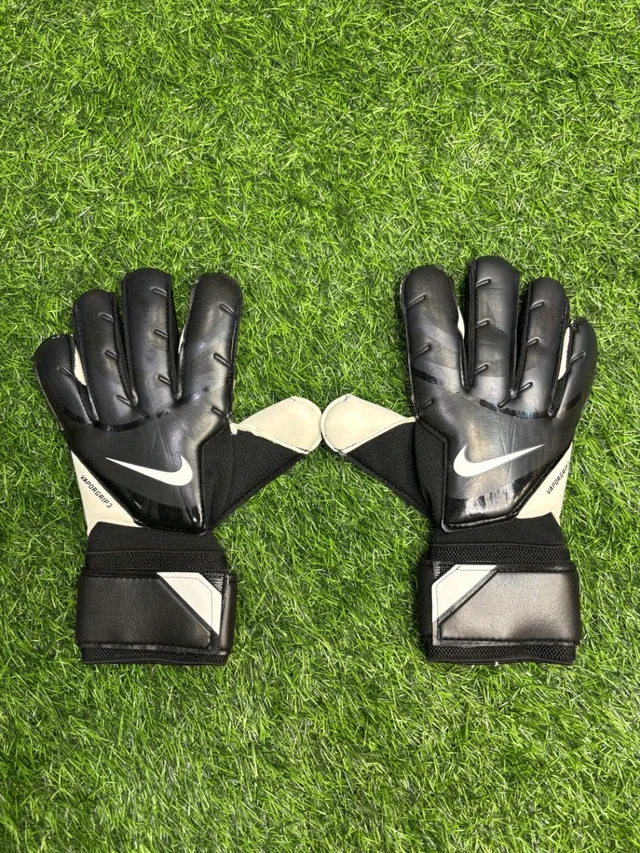 Vapor Grip 3 Black & White Premium Match Gloves