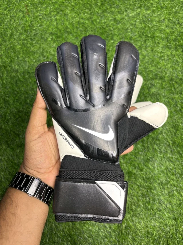 Vapor Grip 3 Black & White Premium Match Gloves - 8