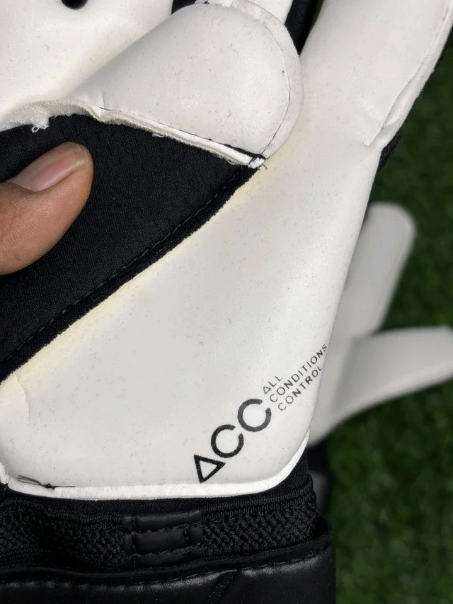 Vapor Grip 3 Black & White Premium Match Gloves - 8