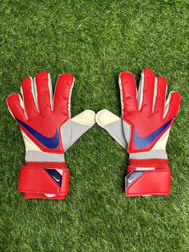 Vapor Grip 3 Red & White Premium Match Gloves