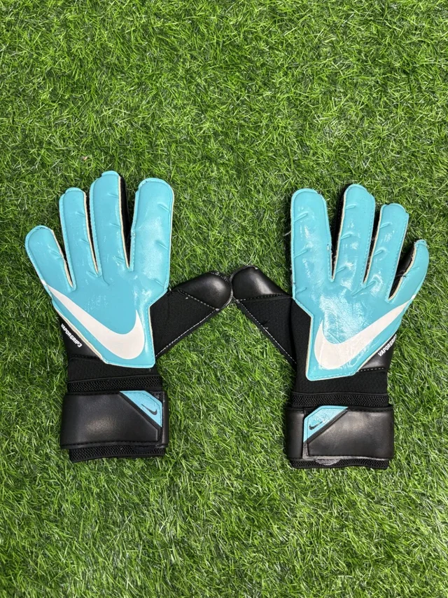 Vapor Grip 3 Sky Blue & Black Premium Match Gloves