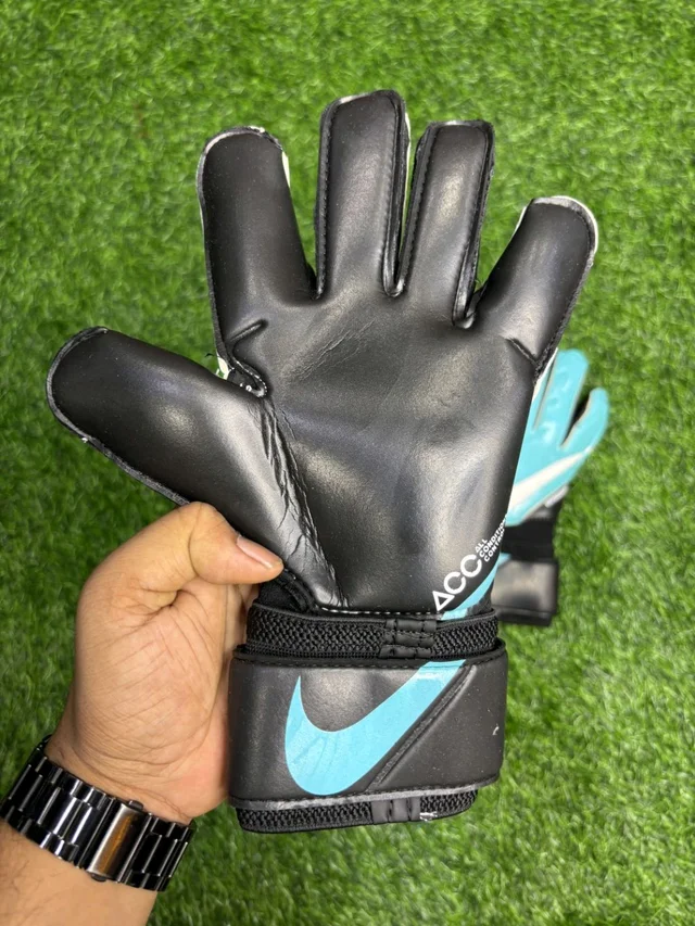 Vapor Grip 3 Sky Blue & Black Premium Match Gloves - 8