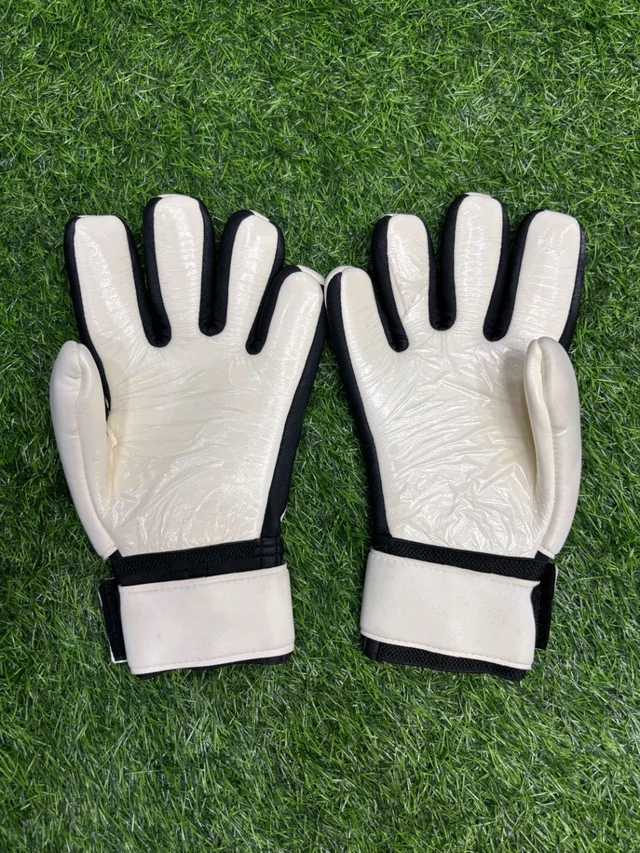 Vapor Grip 3 White Premium Match Goalkeeper Gloves - 10