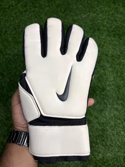 Vapor Grip 3 White Premium Match Goalkeeper Gloves - 10