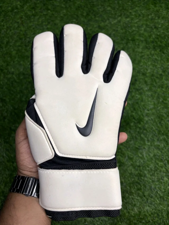Vapor Grip 3 White Premium Match Goalkeeper Gloves - 10