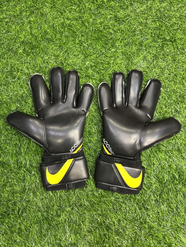 Vapor Grip 3 Yellow & Black Premium Match Gloves - 8