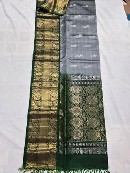 Exquisite Handloom Kanchipuram Pure Pattu |Silver Grey & Forest Green