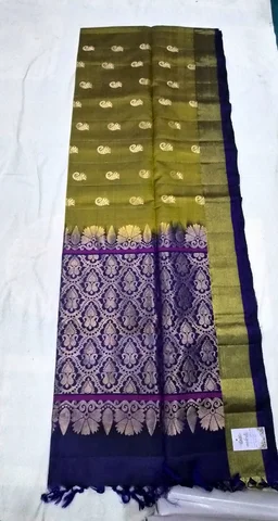 Handloom Kanchipuram Silk Saree in Olive Green & Deep Violet