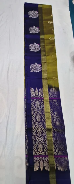 Handloom Kanchipuram Silk Saree in Olive Green & Deep Violet