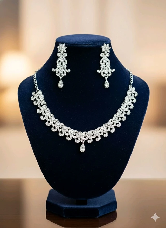 DSH Fashion Exquisite Silver-Plated Bridal Jewelry Set – Intricate Scroll-Work Crystals Necklace and Chandelier Drops Earrings for Weddings, Majestic Rhodium-Finish Statement Suite: Shimmering Crystals Scalloped Necklace with Elegants Teardrop Accents.