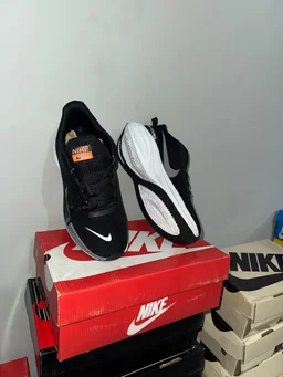 ZOOM X RUNNING - UK 9