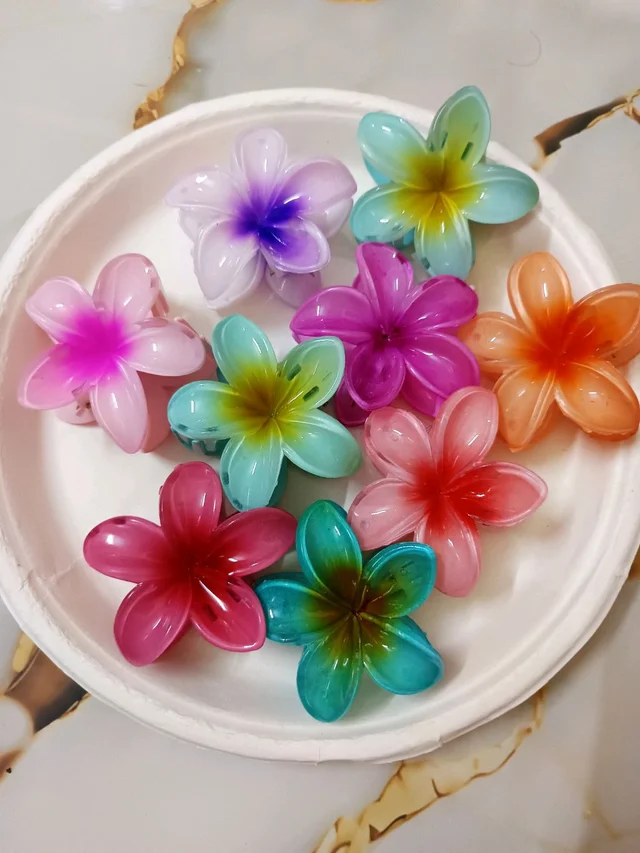 🌸 Trendy Jumbo Flower Claw Clips - 1