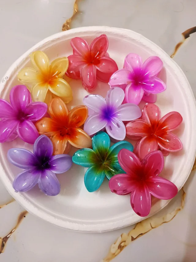 🌸 Trendy Jumbo Flower Claw Clips - 1