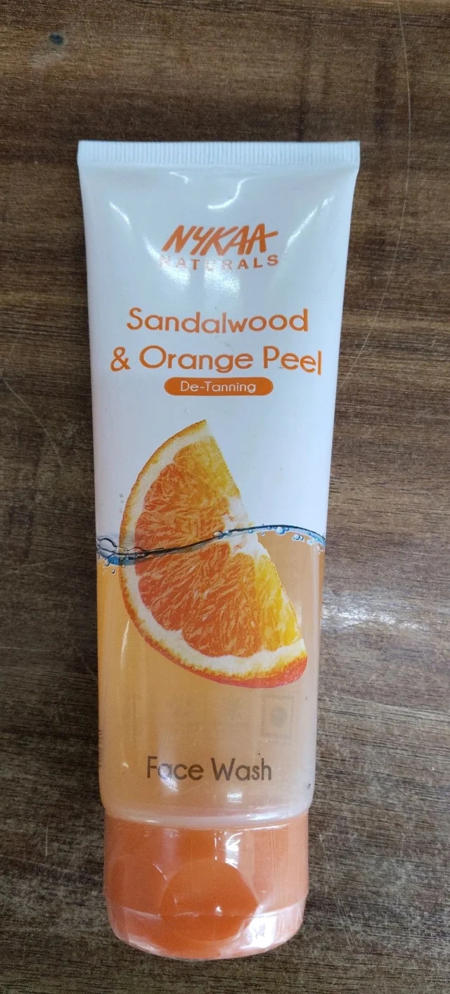 NYKAA NATURALS Sandalwood & Orange Peel Face Wash 