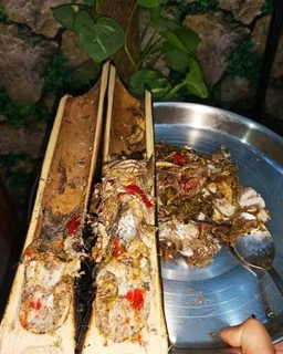 Oak Kemung ( Meat Cooked In Bamboo ) - Lang Oak Kemung