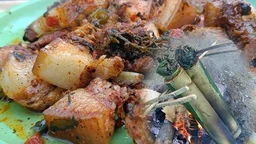 Oak Kemung ( Meat Cooked In Bamboo ) - Phak Oak Kemung