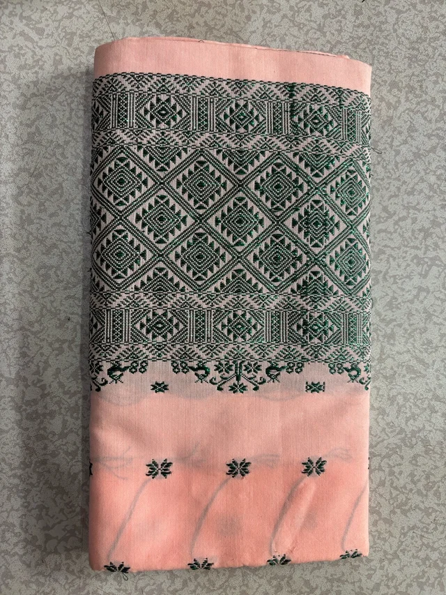 Pekok Set ( Buy 1 Get 1 Free )
- Elegant pink green