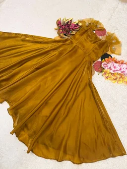 Flora - Space Silk Gown - L, Mustard Yellow