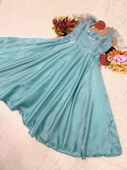 Flora - Space Silk Gown - XL, Sky Blue