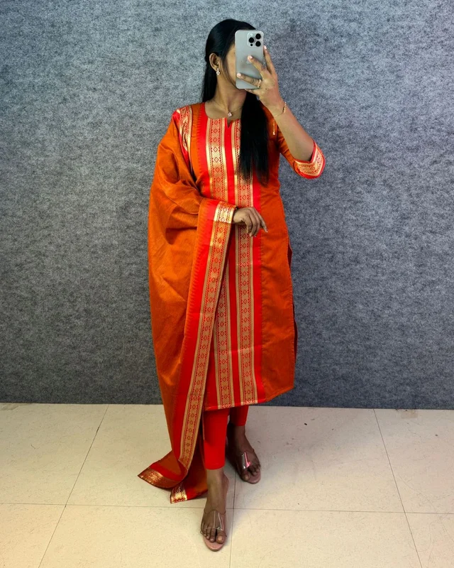 KAYAL Kayal - 3XL, Rust Orange