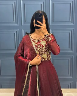 SARA Sara - M, Maroon
