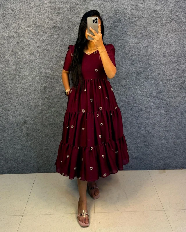 Lilly - L, Dark Wine